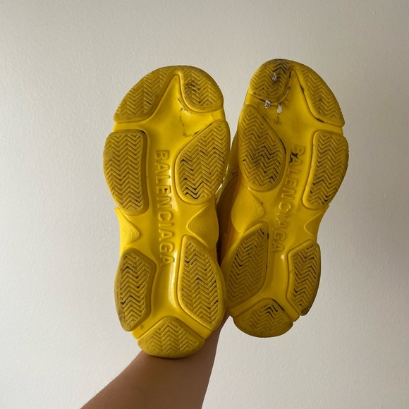 Balenciaga Women Triple S Sneaker.